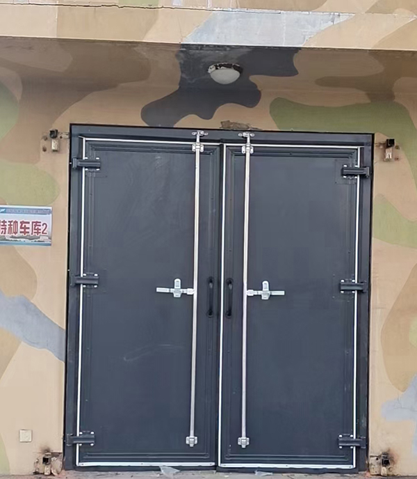 阿瓦提工业平开门