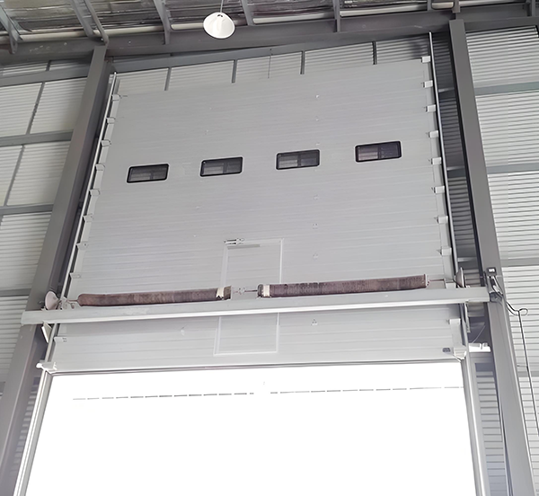 阿瓦提工业滑升门