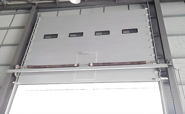 阿瓦提工业滑升门