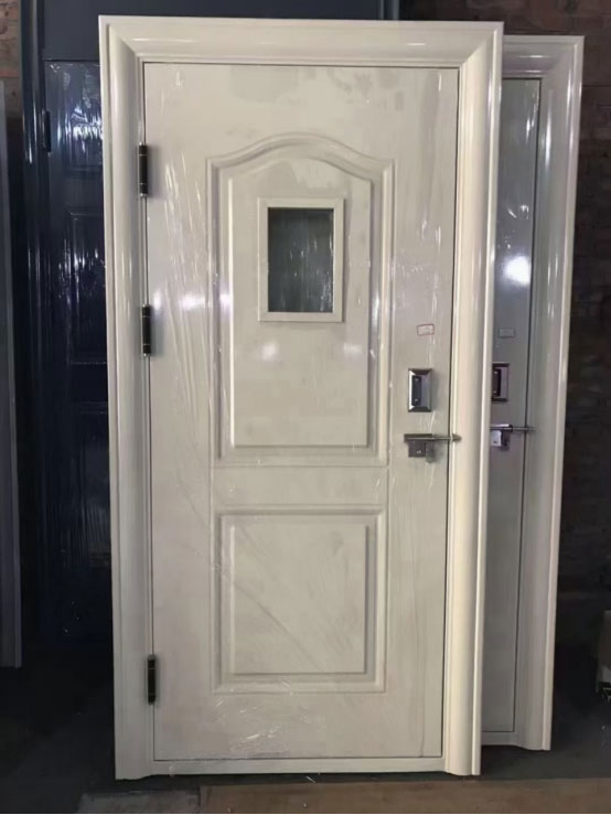 阿瓦提学校教室门