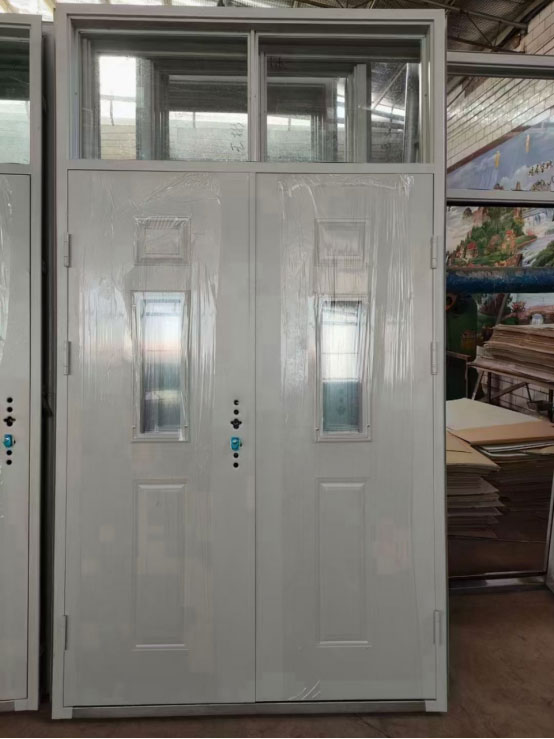 阿瓦提学校教室门