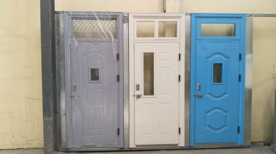 阿瓦提学校教室门