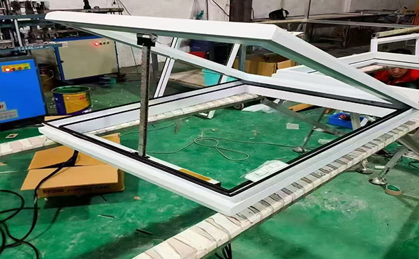 某地下车库出入口阿瓦提排烟窗配置工程