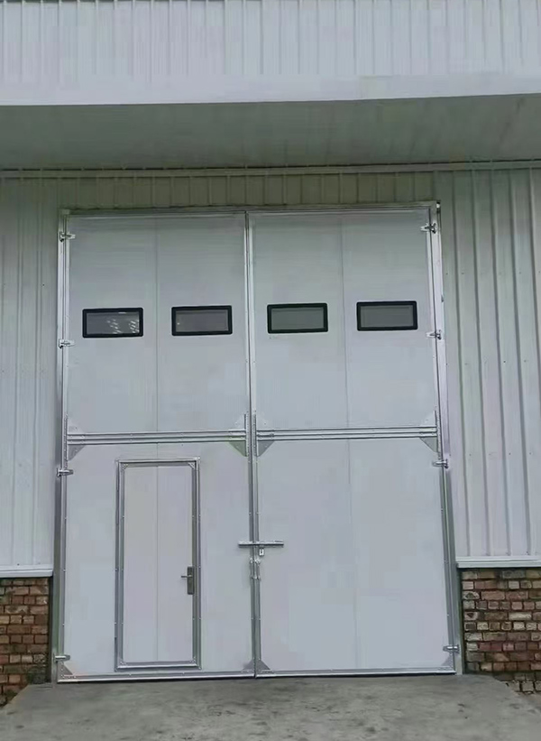 阿瓦提工业门在设备装配车间出入口的实施记录