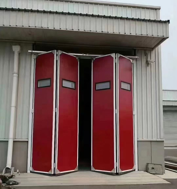 阿瓦提工业折叠门在大型装配车间出入口的应用实例